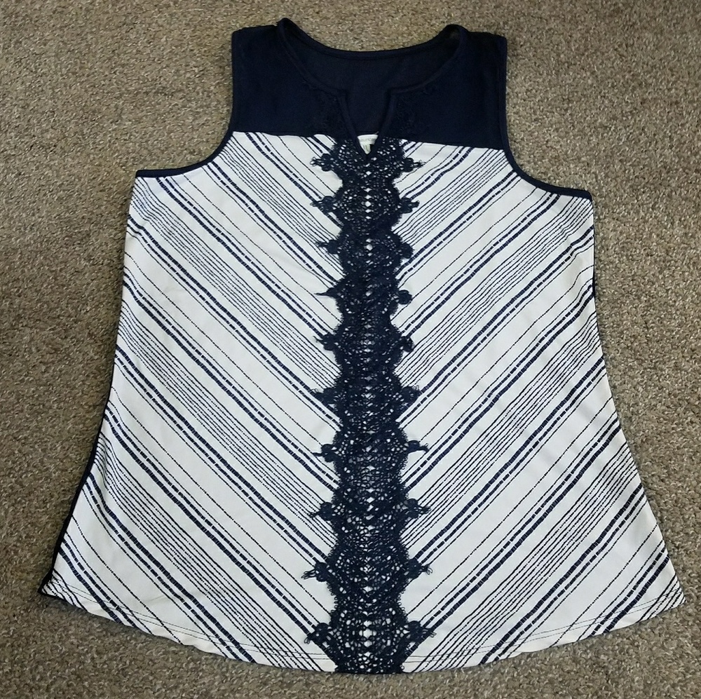 💜NWT Maurices Tank